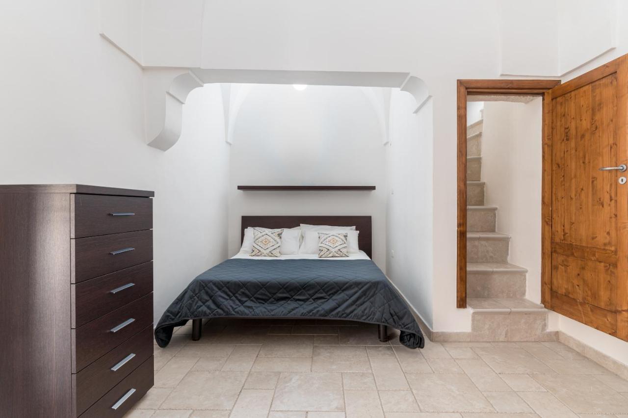 Vista Piazza Home & Solarium By Raro Villas 奥斯图尼 外观 照片
