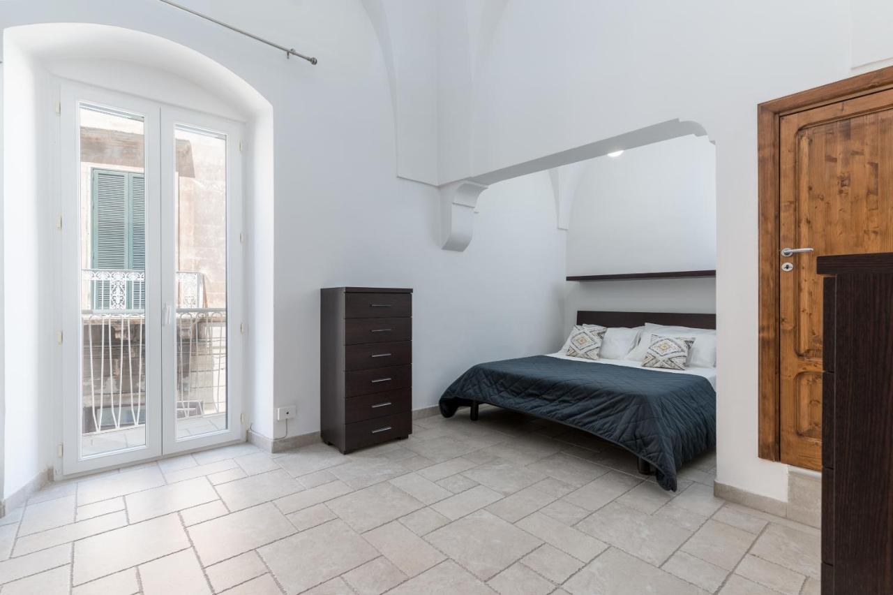 Vista Piazza Home & Solarium By Raro Villas 奥斯图尼 外观 照片