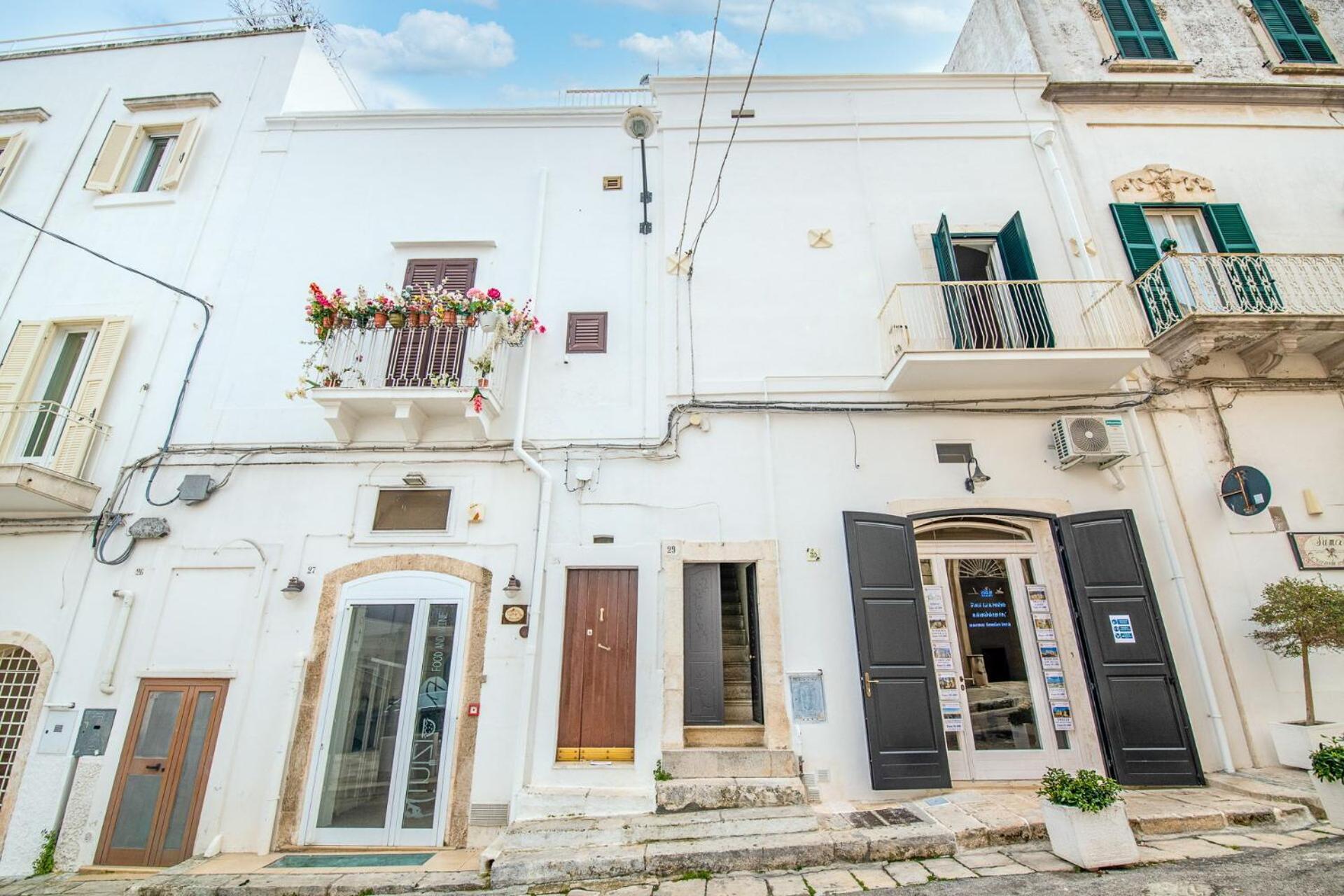 Vista Piazza Home & Solarium By Raro Villas 奥斯图尼 外观 照片